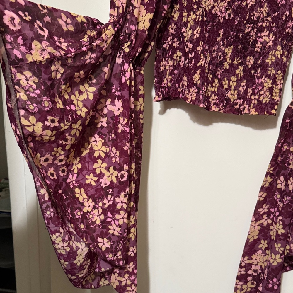 Live 4 Truth Purple Floral Crop Top - Picture 2 of 3